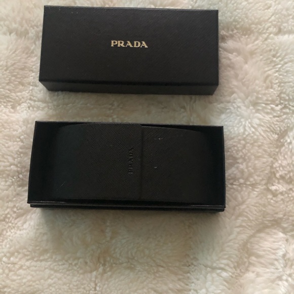Prada sunglasses - Picture 5 of 8